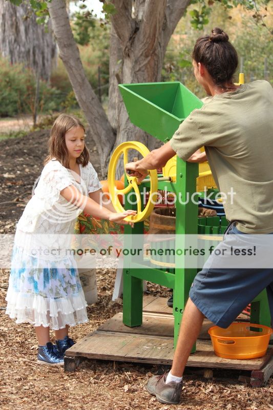  photo 2012_10_21_farm_3_zpsf97942b1.jpg