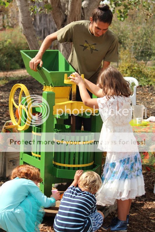  photo 2012_10_21_farm_8_zpsd990702c.jpg